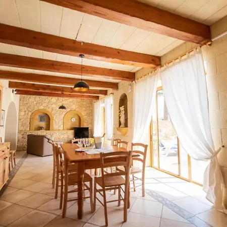 Blossom * Ghasri (Gozo)